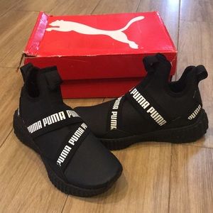 Puma Sneakers - NWT 🖤